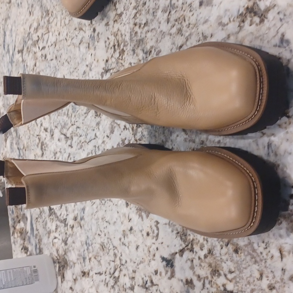 Sam Edelman Tan Chelsea Waterproof Lug Sole Boots Sz 9.5